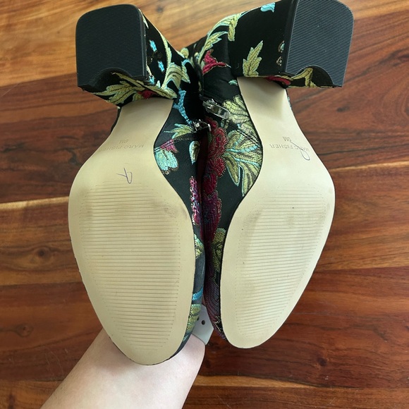 Marc Fisher Jana Women's Multi-Color Floral Embroidered Bootie Ankle Boots - Picture 11 of 13